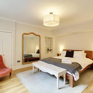 https://apt-the-nook-central-with-parking.yorkshirehotels.net