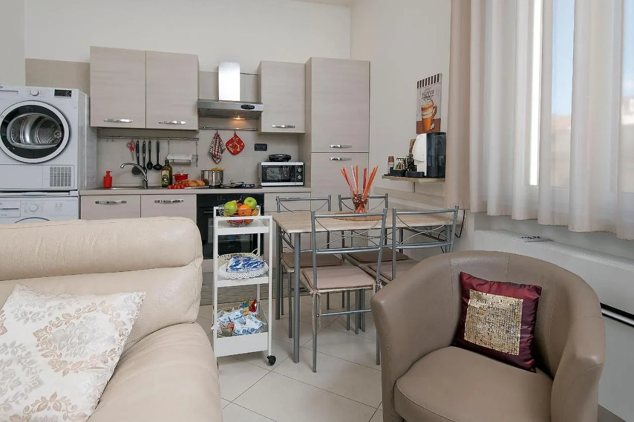 La Preziosa Apartment Duomo Neapel 0*,